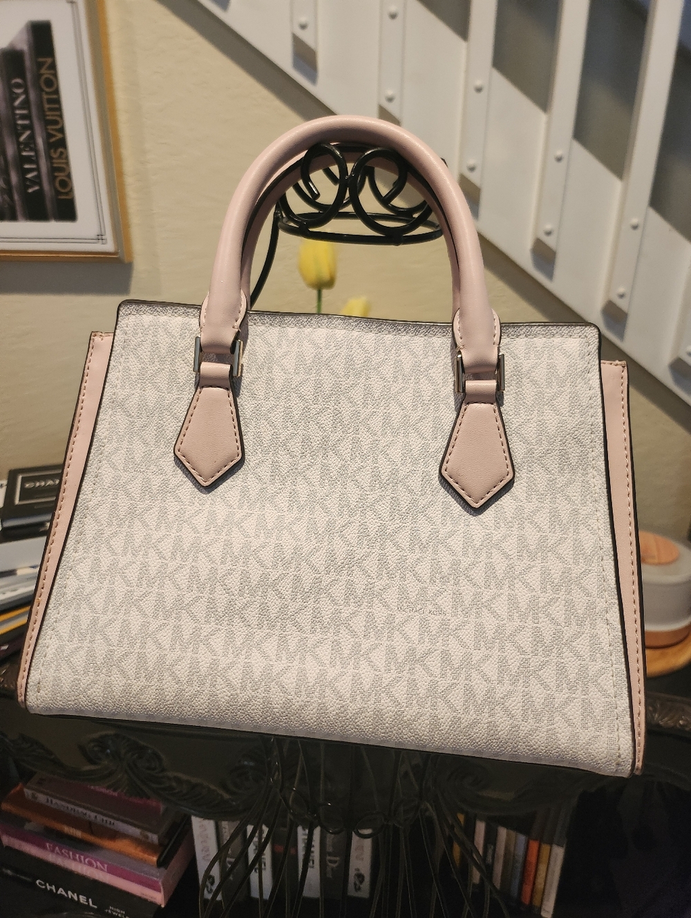 Michael Kors Logo signature Satchel - Picture 3 of 6